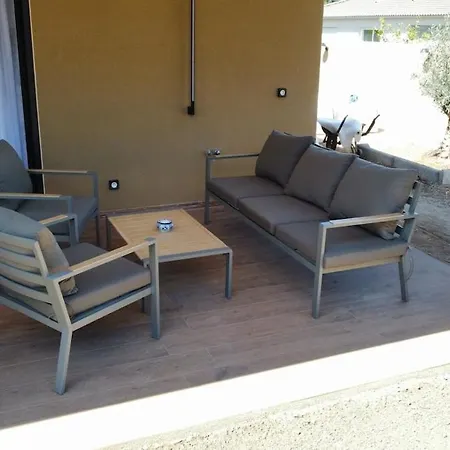 Villa De Luxe Pour 4 Personnes A 100 Metres De La