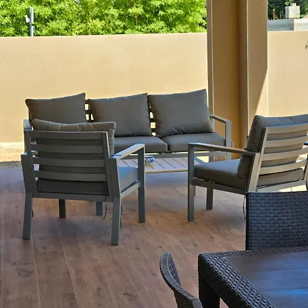 Villa De Luxe Pour 4 Personnes A 100 Metres De La *