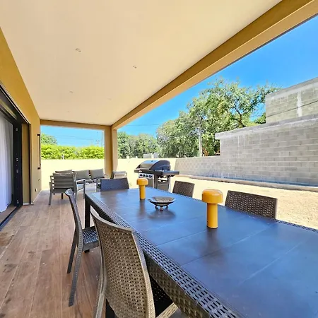 De Luxe Pour 4 Personnes A 100 Metres De La Villa