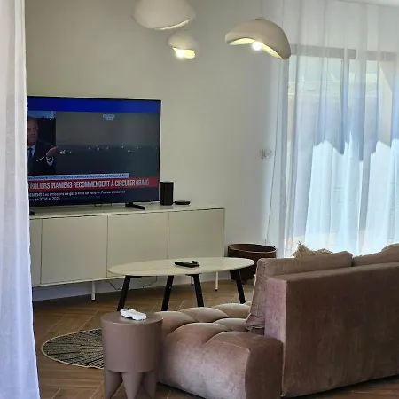 Villa De Luxe Pour 4 Personnes A 100 Metres De La *