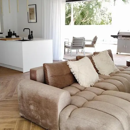 De Luxe Pour 4 Personnes A 100 Metres De La Villa