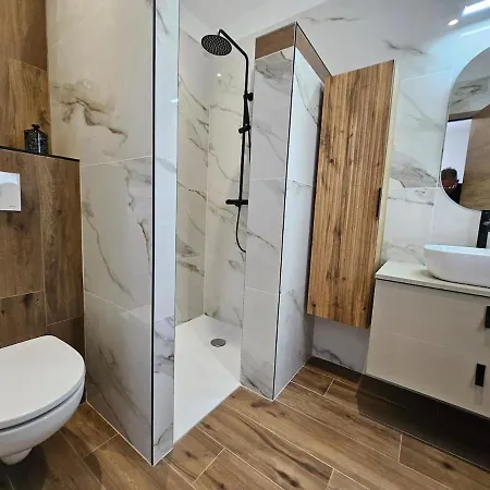 Villa De Luxe Pour 4 Personnes A 100 Metres De La