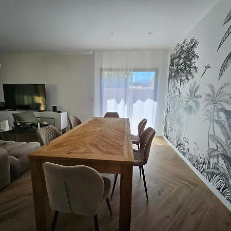 Villa De Luxe Pour 4 Personnes A 100 Metres De La